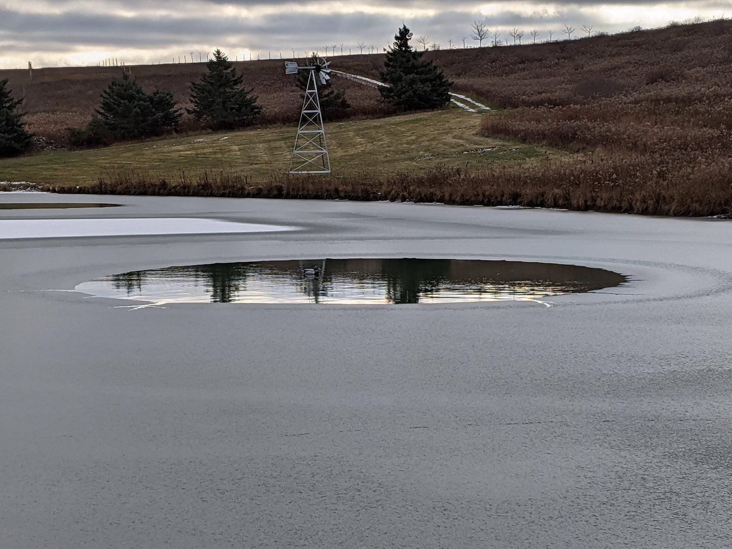 Outdoor Water Solutions 3 Legged Windmill Pond Aerator Kit.