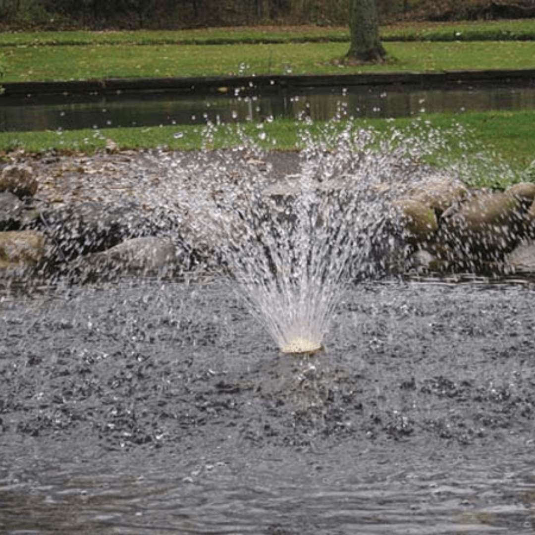 Multi-Spray Nozzle quiet circular spray fountain nozzle creating hundreds of droplets in a pond, impressive low-noise circular water display