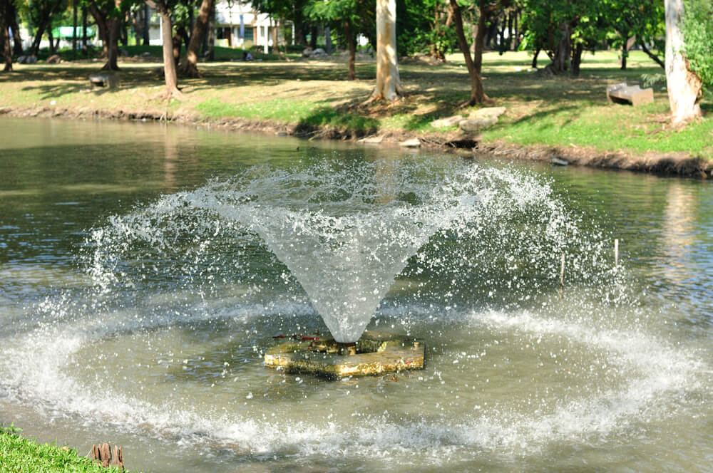 How Do Floating Fountains in Lakes and Ponds Work